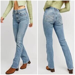 Free People Shayla Bootcut Jeans in Sierra Mid-Rise Medium Wash - Size 28